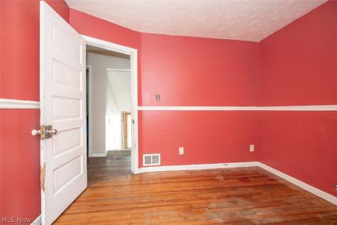 4507 Bridgeview Avenue Newburgh Heights OH 44105