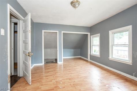 4507 Bridgeview Avenue Newburgh Heights OH 44105