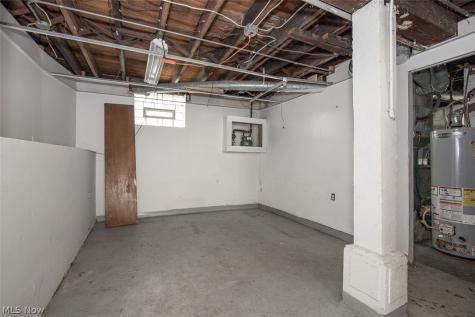 4507 Bridgeview Avenue Newburgh Heights OH 44105
