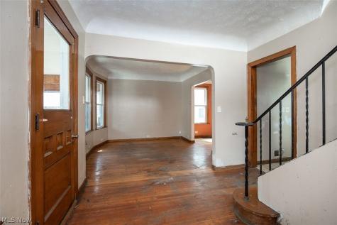 4507 Bridgeview Avenue Newburgh Heights OH 44105