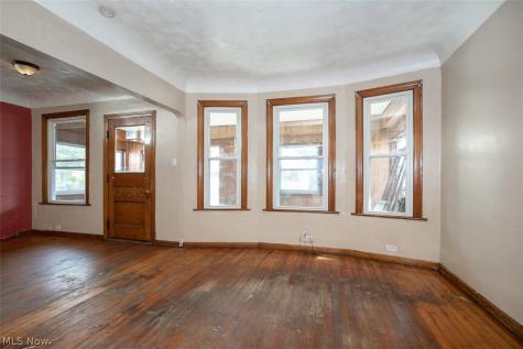 4507 Bridgeview Avenue Newburgh Heights OH 44105