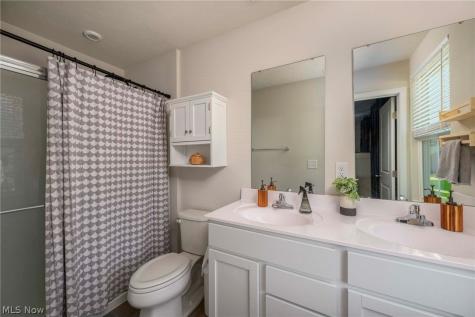 1422 Wood Fern Drive Akron OH 44312