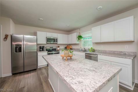 1422 Wood Fern Drive Akron OH 44312
