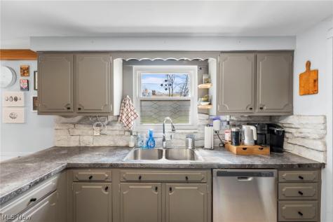 329 Baldwin Drive Berea OH 44017