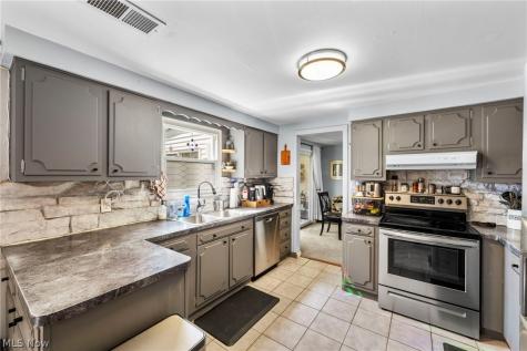 329 Baldwin Drive Berea OH 44017