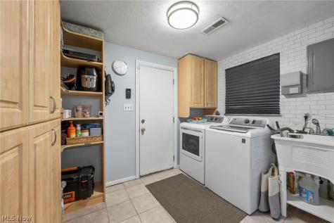 329 Baldwin Drive Berea OH 44017