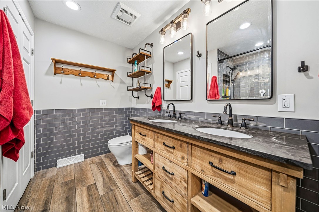 2087 Chimney Ridge Drive Madison OH 44057