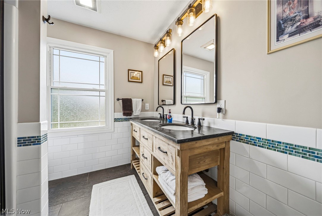 2087 Chimney Ridge Drive Madison OH 44057