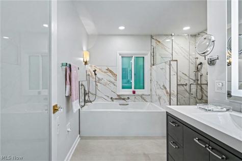 3300 Green Road Beachwood OH 44122