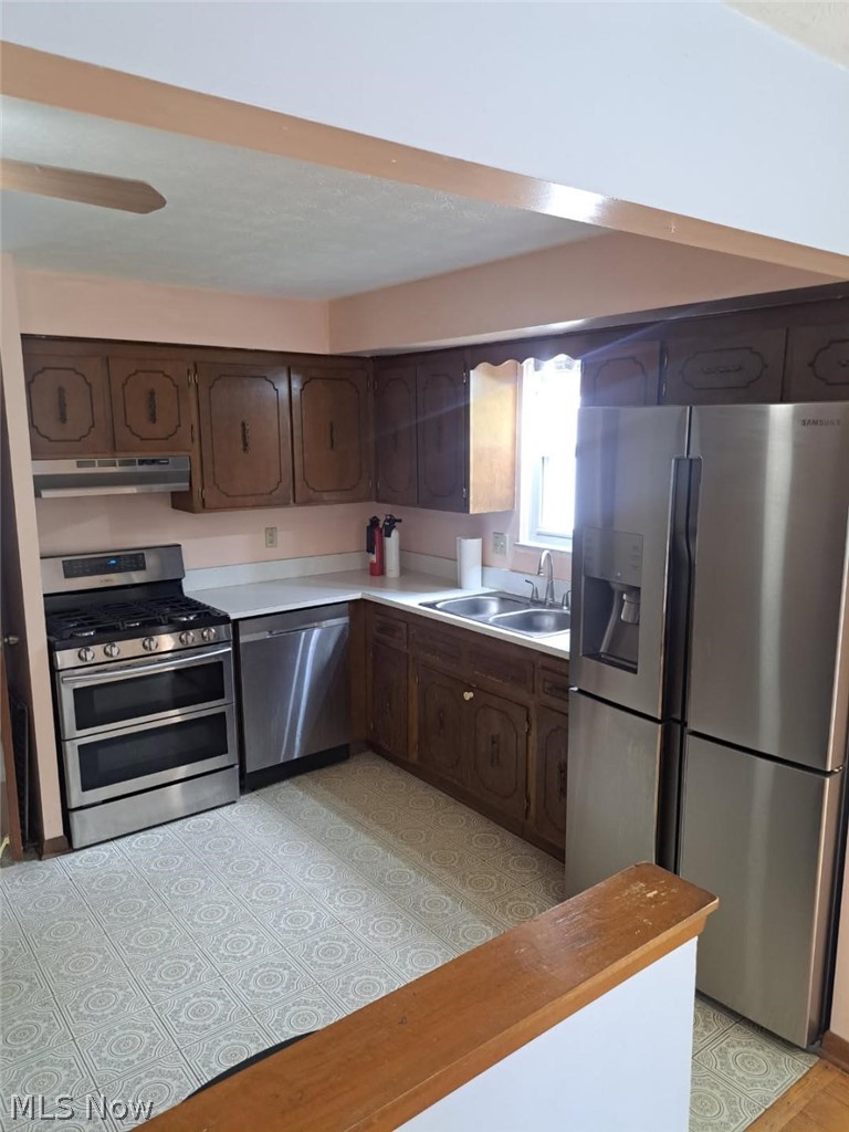24150 Glenbrook Boulevard Euclid OH 44117