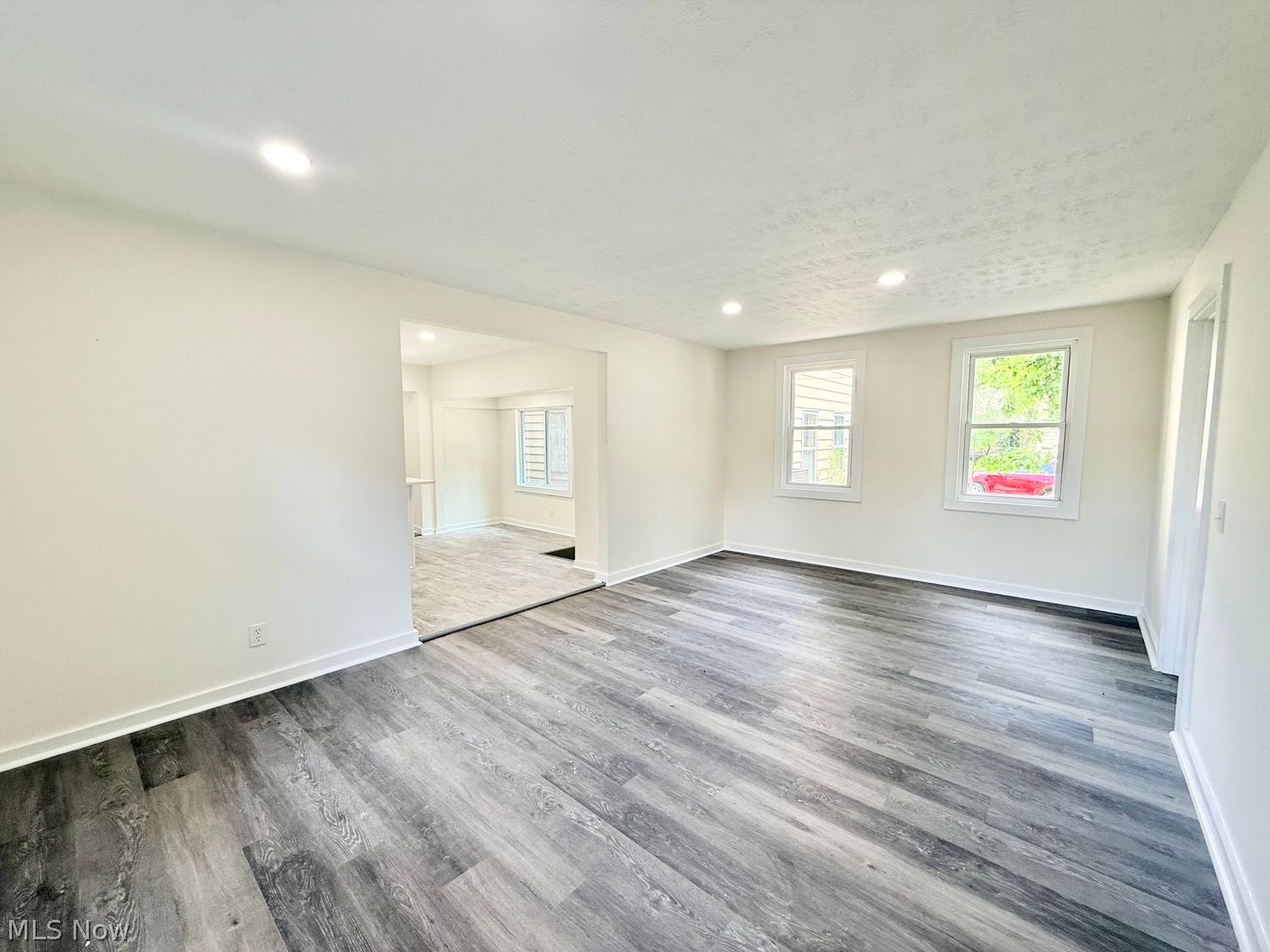842 Starkweather Avenue Cleveland OH 44113