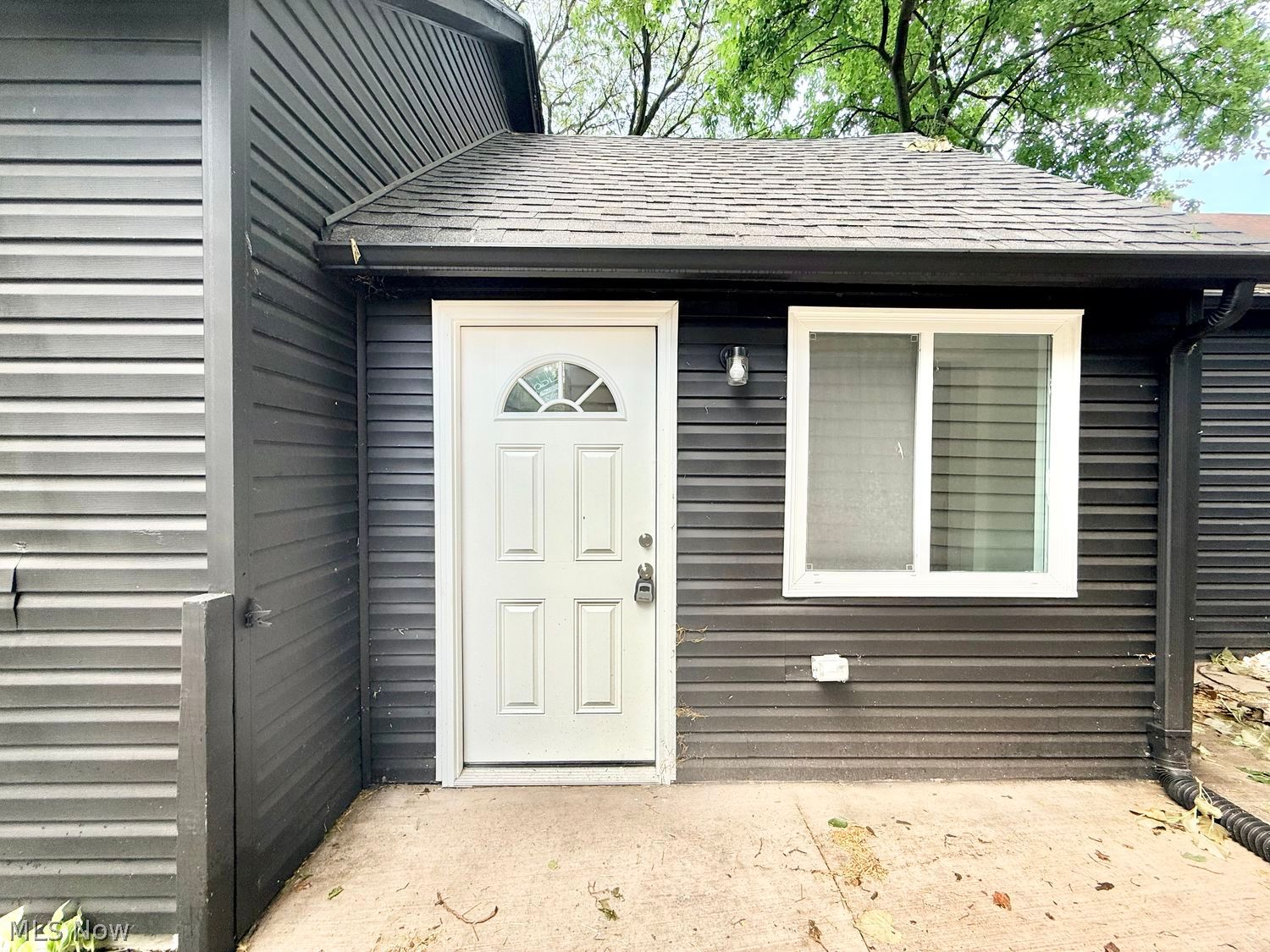 842 Starkweather Avenue Cleveland OH 44113