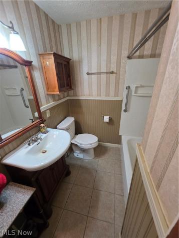 490 Bonshire Road Akron OH 44319
