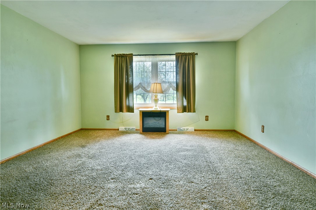3592 Carson Salt Springs Road Newton Falls OH 44444