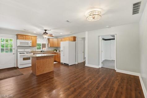 1737 Highbridge Road Cuyahoga Falls OH 44223