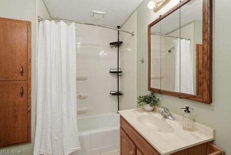 1737 Highbridge Road Cuyahoga Falls OH 44223
