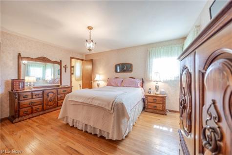 13899 Chippewa Trail Middleburg Heights OH 44130
