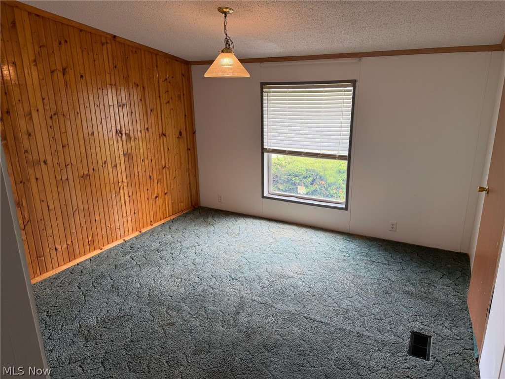 3211 Bay Road SE Carrollton OH 44615