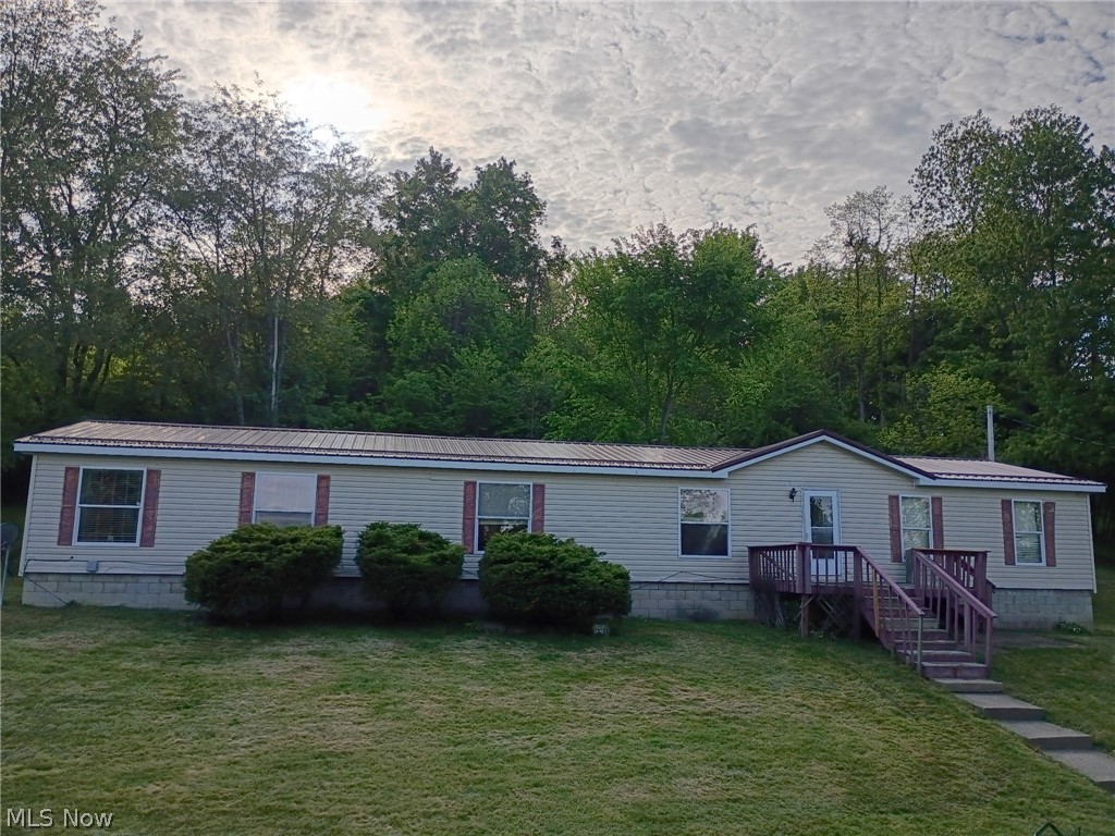 3211 Bay Road SE Carrollton OH 44615