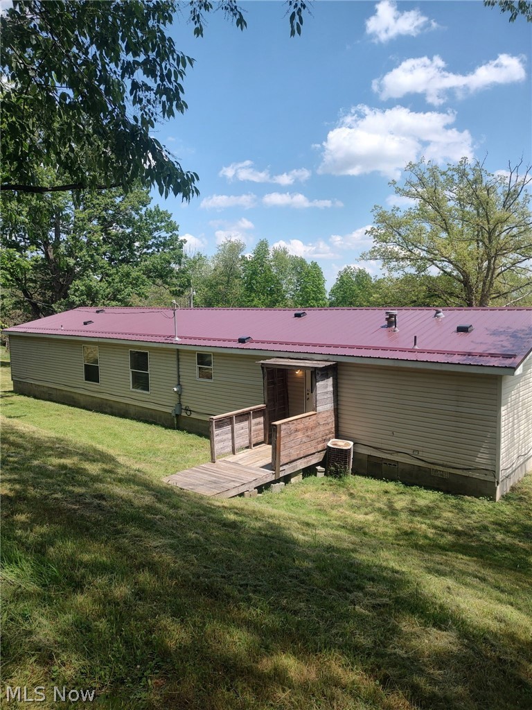 3211 Bay Road SE Carrollton OH 44615