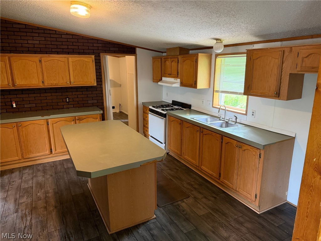 3211 Bay Road SE Carrollton OH 44615