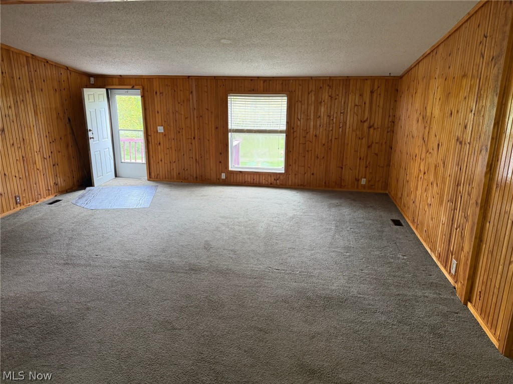 3211 Bay Road SE Carrollton OH 44615