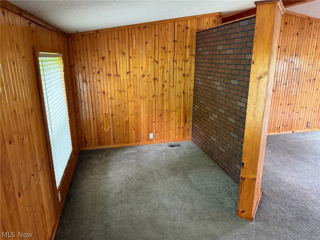 3211 Bay Road SE Carrollton OH 44615