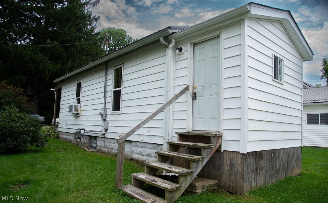 537 N 16th Street Coshocton OH 43812