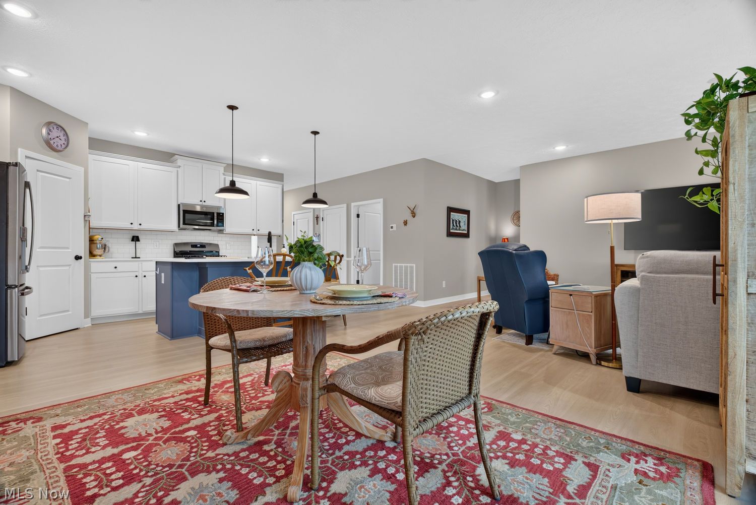 702 Hampshire Court Amherst OH 44001