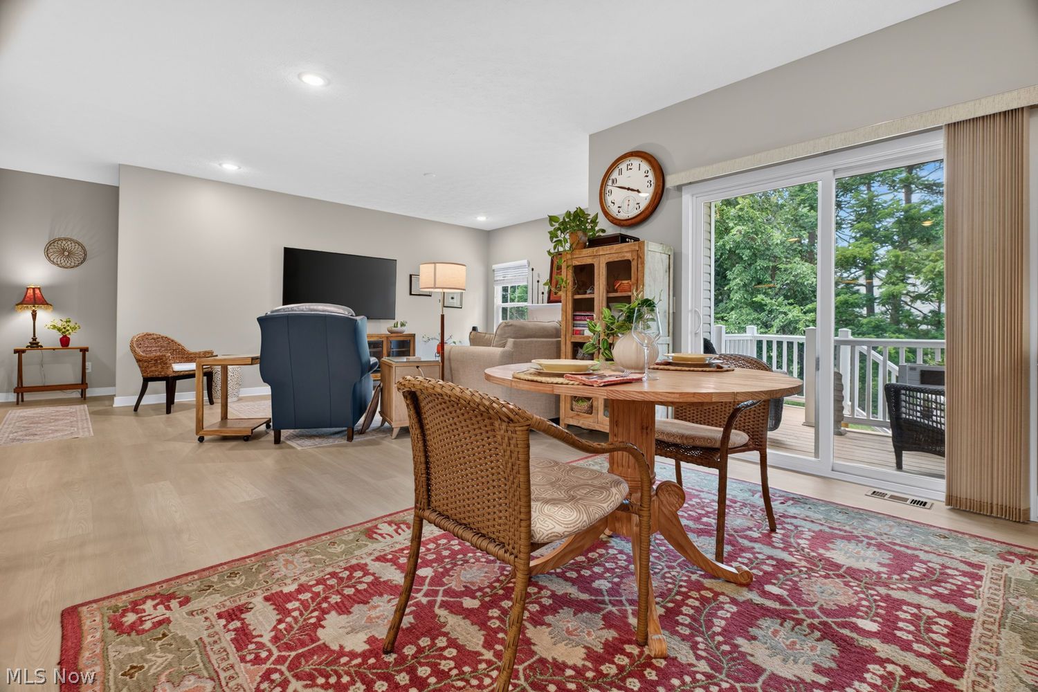 702 Hampshire Court Amherst OH 44001