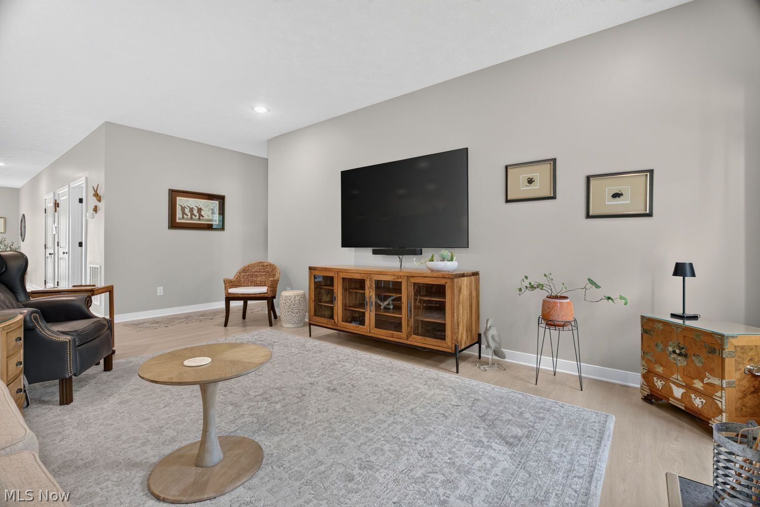 702 Hampshire Court Amherst OH 44001