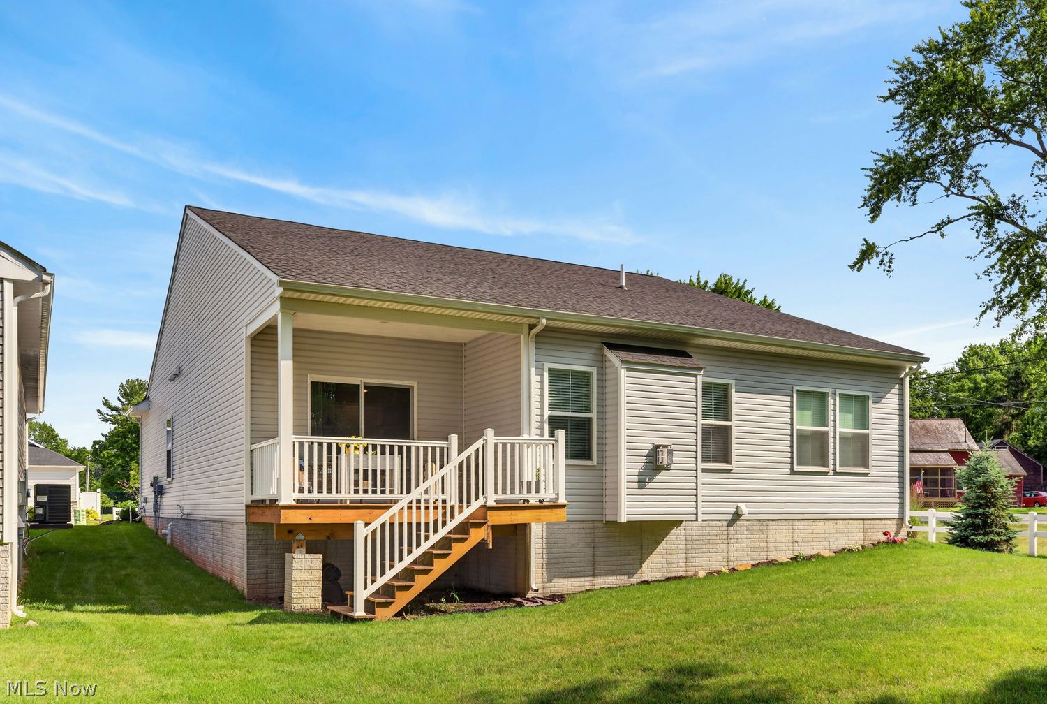 702 Hampshire Court Amherst OH 44001