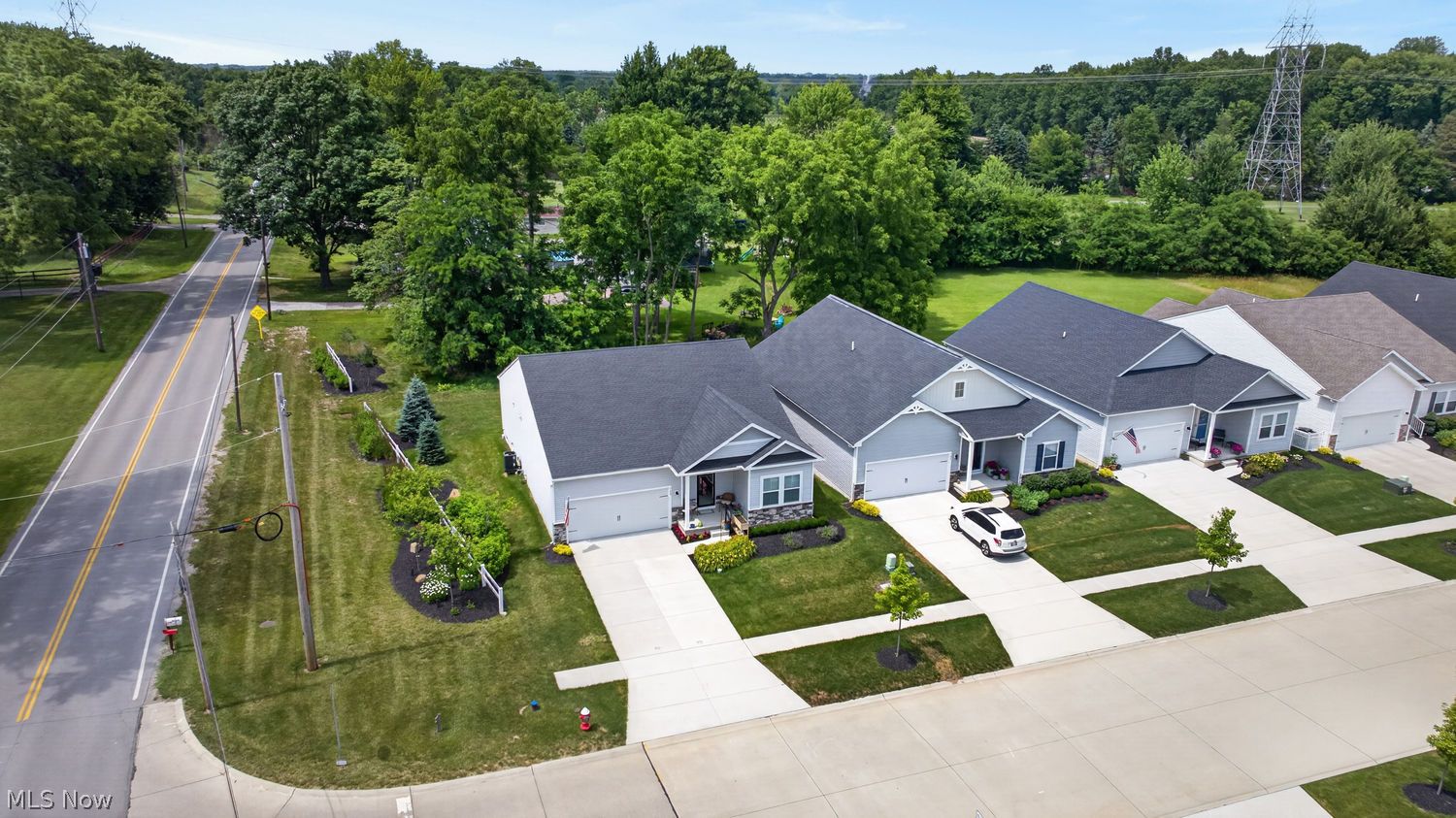 702 Hampshire Court Amherst OH 44001