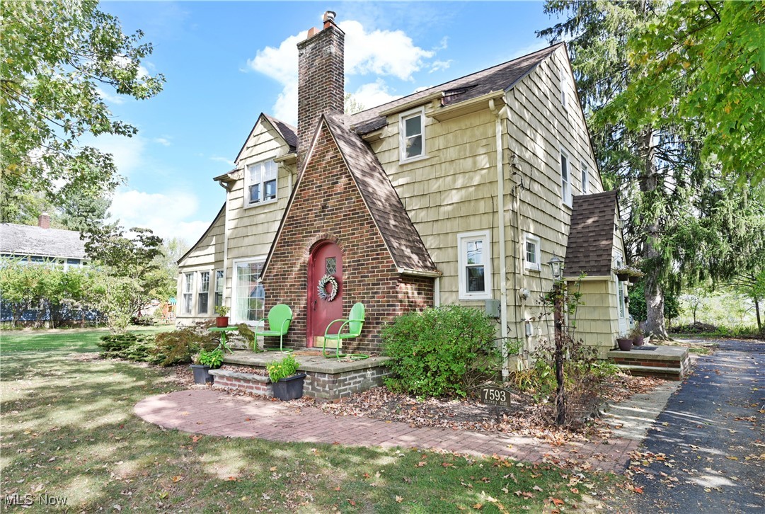 Olmsted Falls OH, 7593 Columbia Road