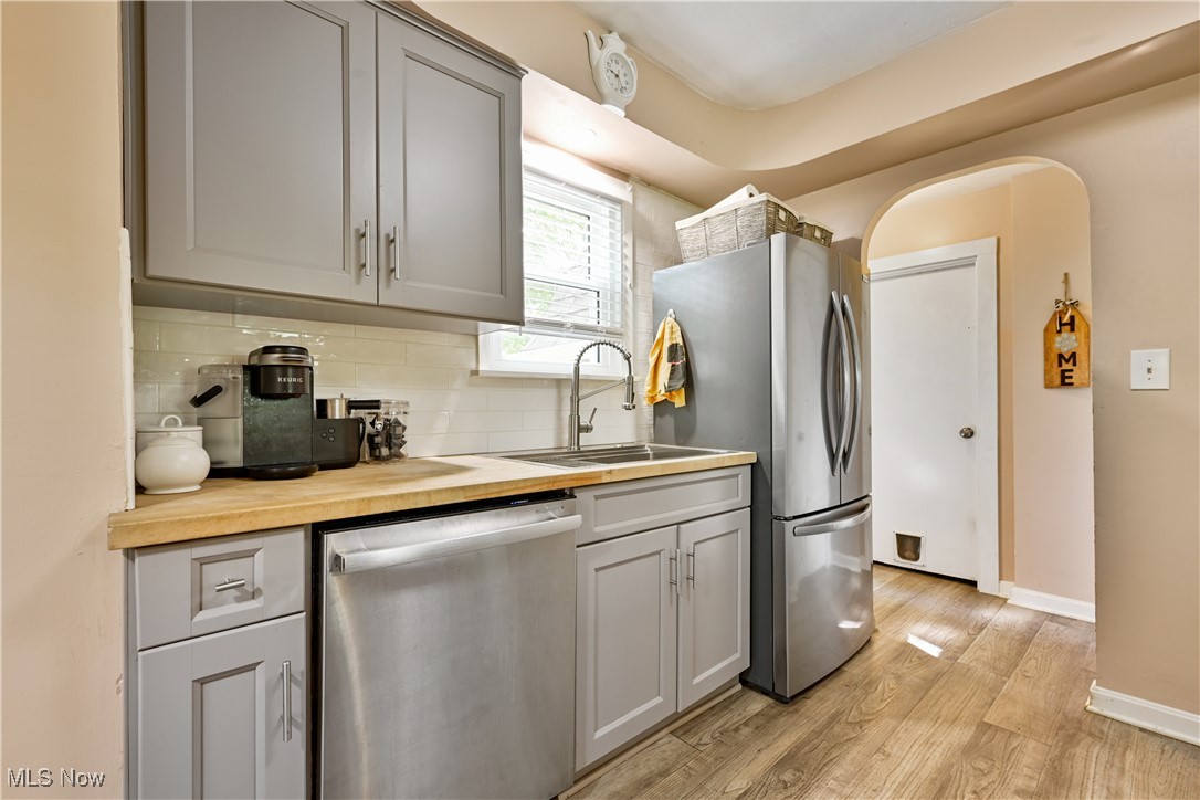 7593 Columbia Road Olmsted Falls OH 44138