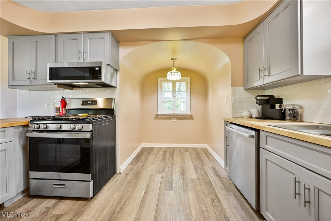 7593 Columbia Road Olmsted Falls OH 44138