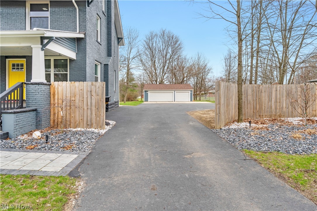 252 Indianola Road Youngstown OH 44512