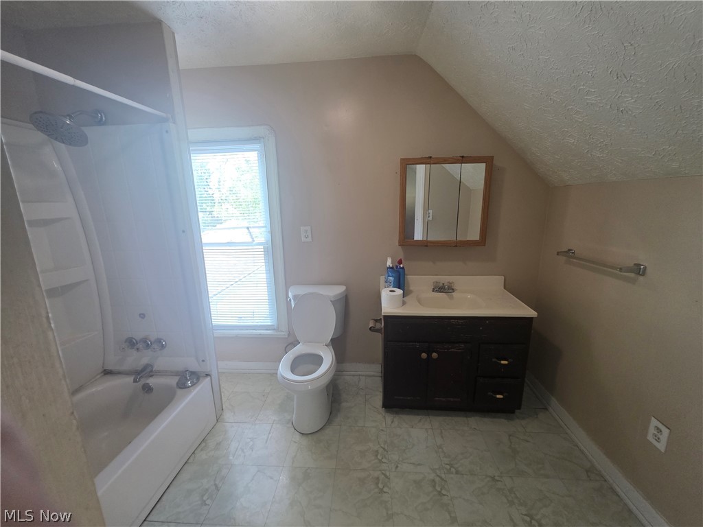 123 E 35th Street South Lorain OH 44055