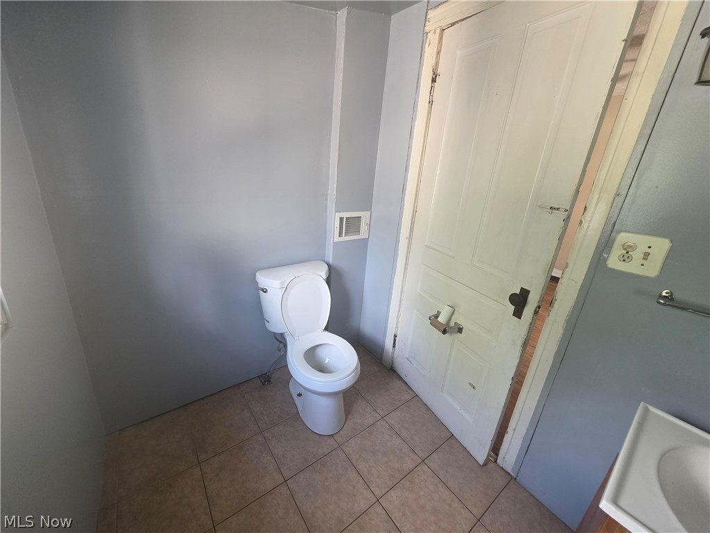 123 E 35th Street South Lorain OH 44055