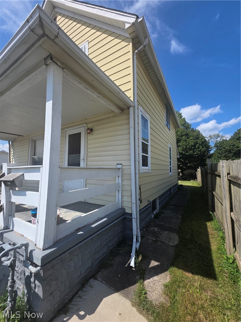 123 E 35th Street South Lorain OH 44055