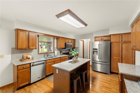 1016 Coopers Run Amherst OH 44001