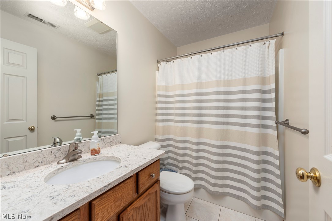1016 Coopers Run Amherst OH 44001