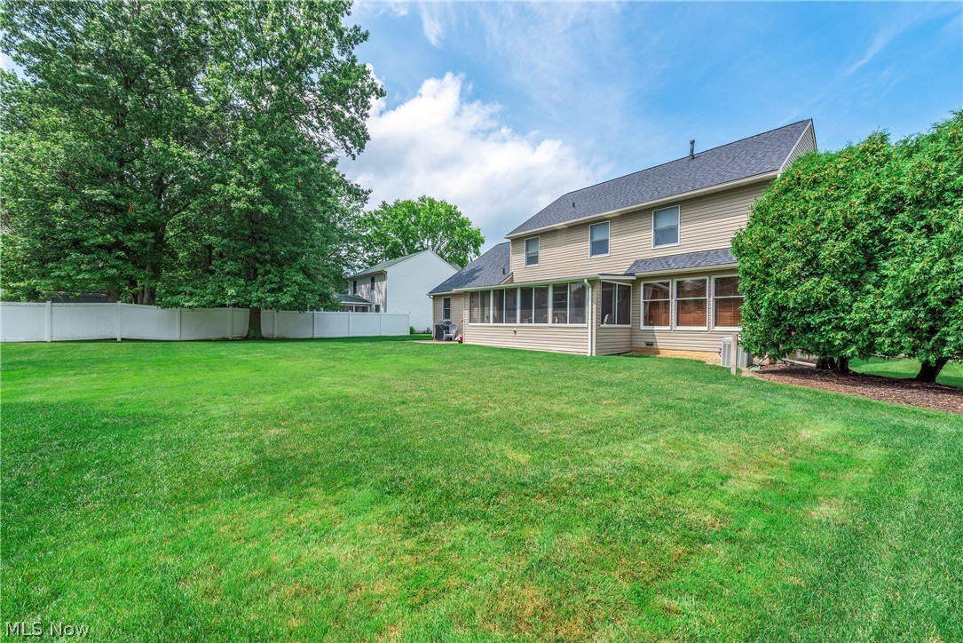 1016 Coopers Run Amherst OH 44001