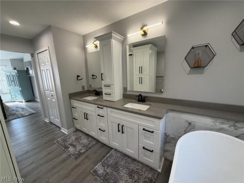 22639 Rushmore Drive Richmond Heights OH 44143