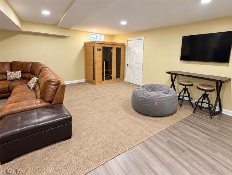 22639 Rushmore Drive Richmond Heights OH 44143