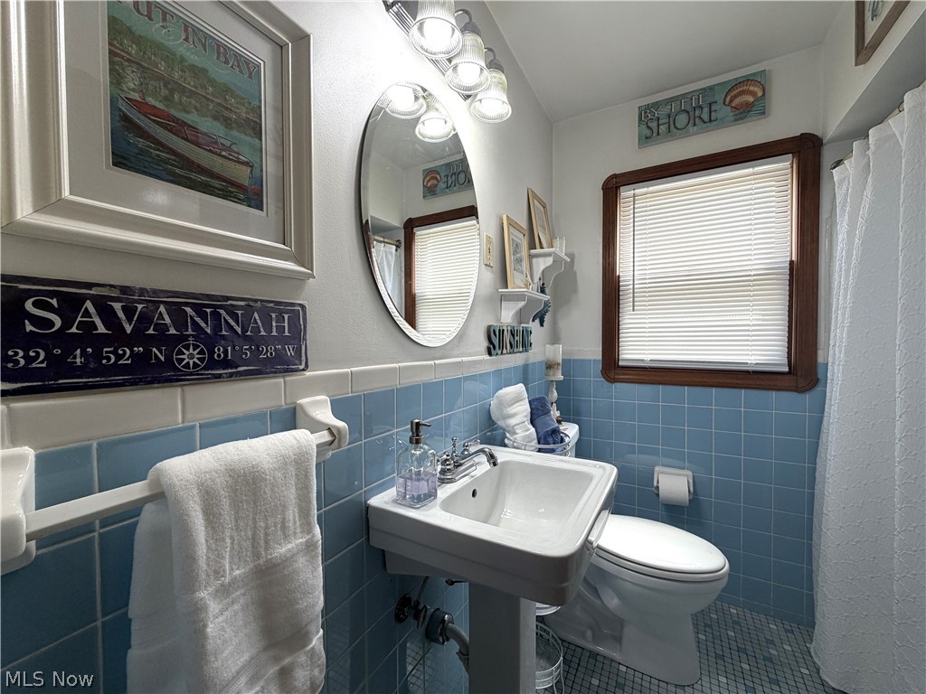 2231 Alger Road Lakewood OH 44107