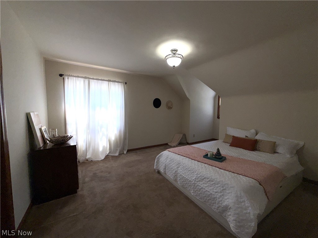 2231 Alger Road Lakewood OH 44107