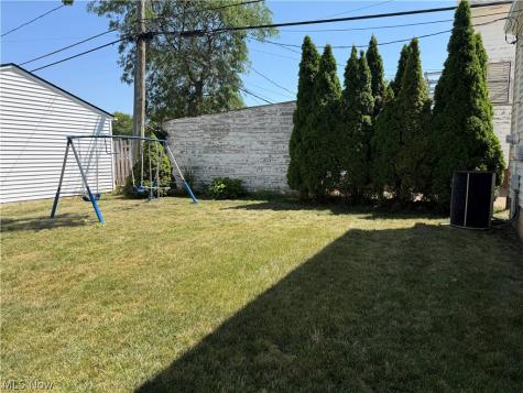 2231 Alger Road Lakewood OH 44107