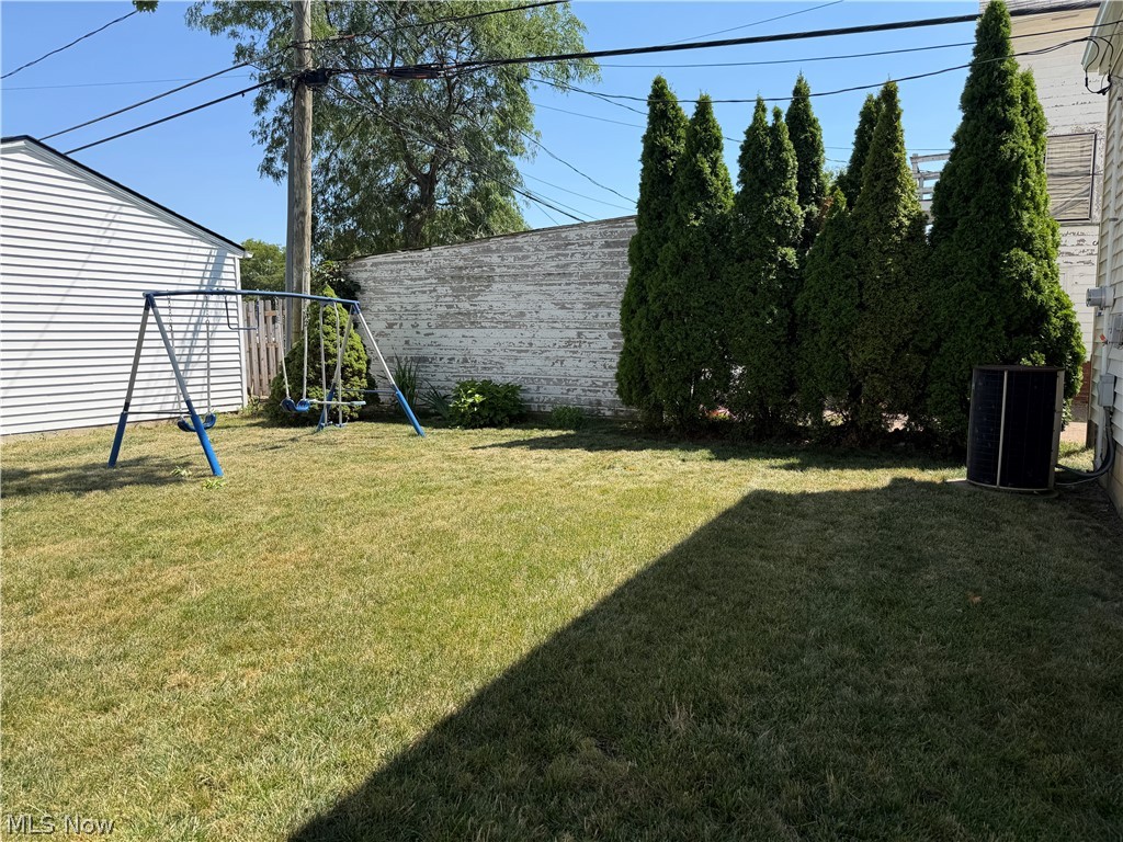 2231 Alger Road Lakewood OH 44107