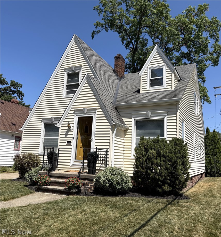 2231 Alger Road Lakewood OH 44107